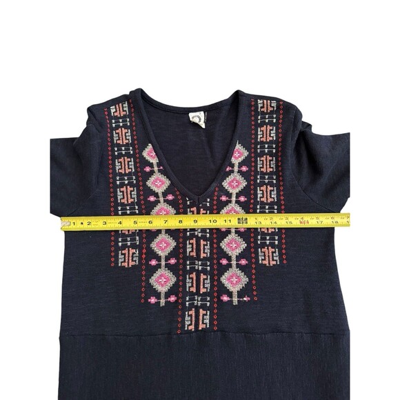 Anthropologie Akemi and Kin Embroidered Navy‎ Tunic Size Medium - Picture 4 of 5
